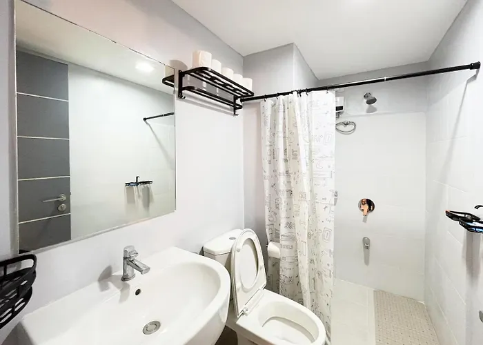 Taft East Gate By Pandj Apartment *